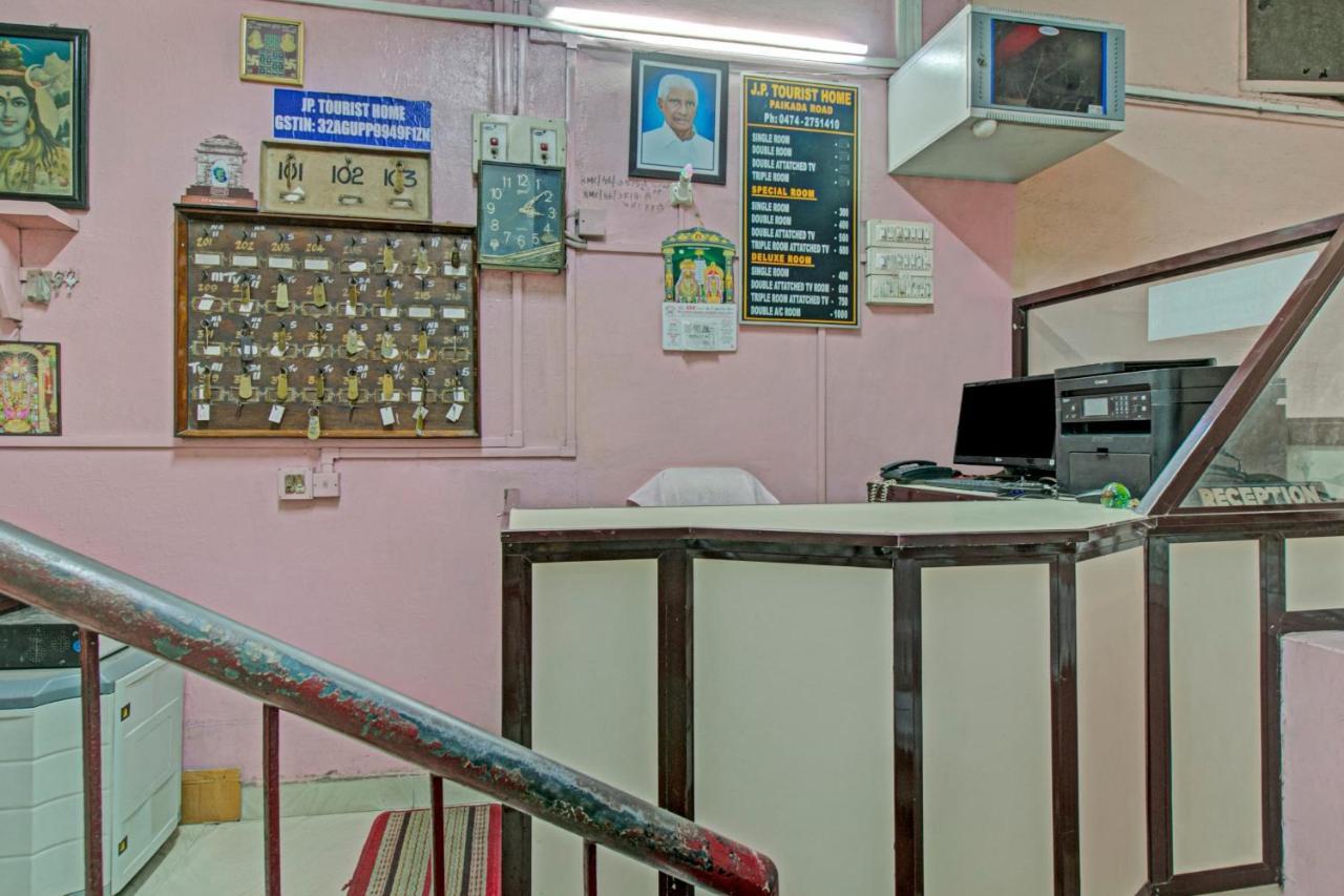 Spot On J P Tourist Home Kollam Kültér fotó