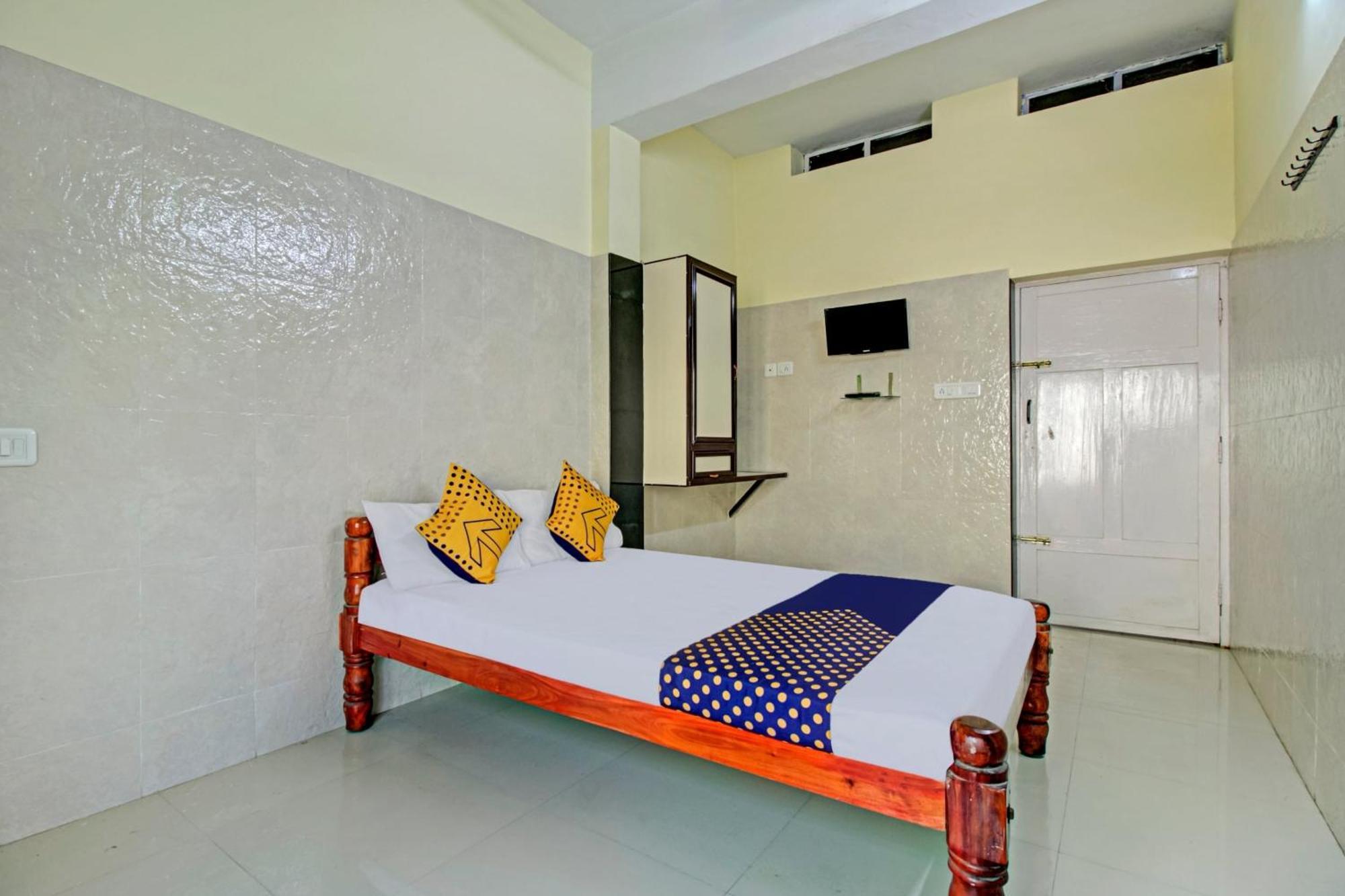 Spot On J P Tourist Home Kollam Kültér fotó
